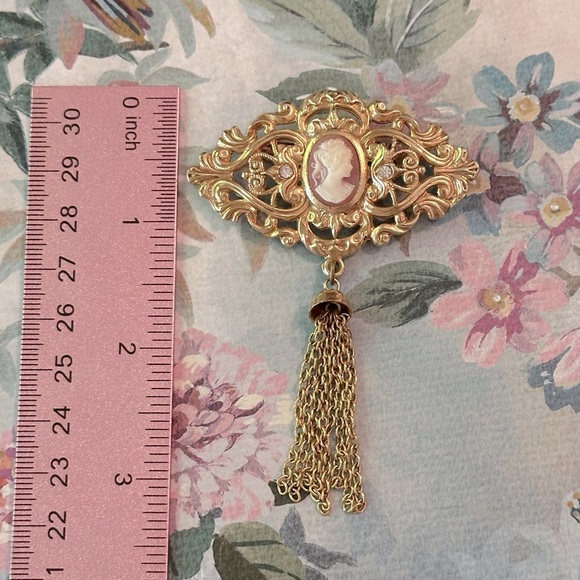 Vintage Genuine Cameo With Tassel Brooch Horizontal Intricate Scroll Design Gold - Picture 7 of 11